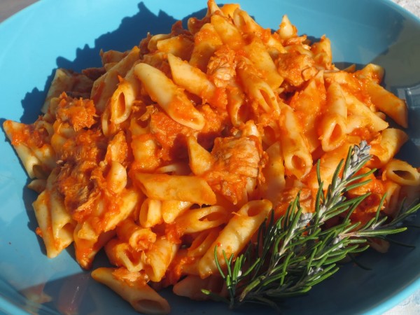Macarrones con tomate y atún olla GM