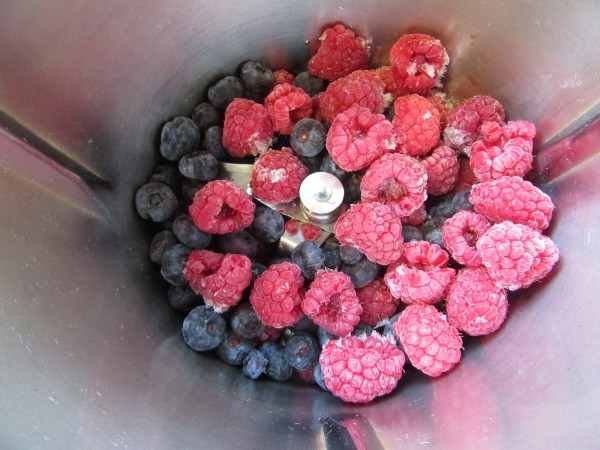 Helado de frutos rojos y yogur Thermomix