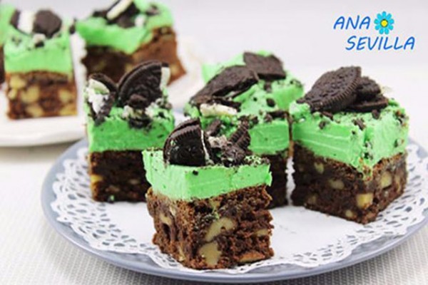 Brownie de menta con oreo