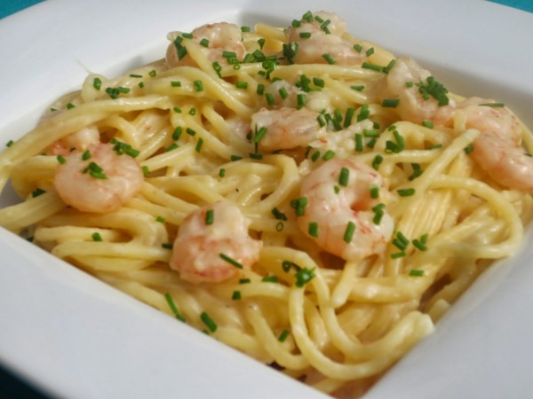 Espaguetis con puerro y gambas Thermomix