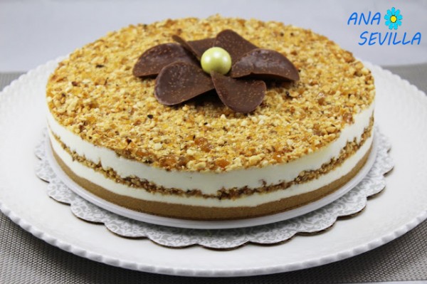 Tarta helada garrapiñada Thermomix Ana Sevilla