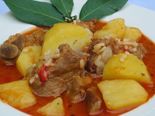 Patatas guisadas con costillas olla GM