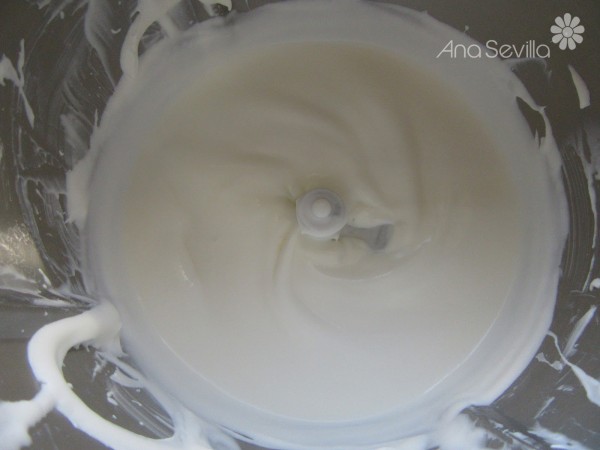 Mousse de chocolate blanco glaseado Thermomix