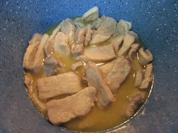 Lomo guisado al ajillo 