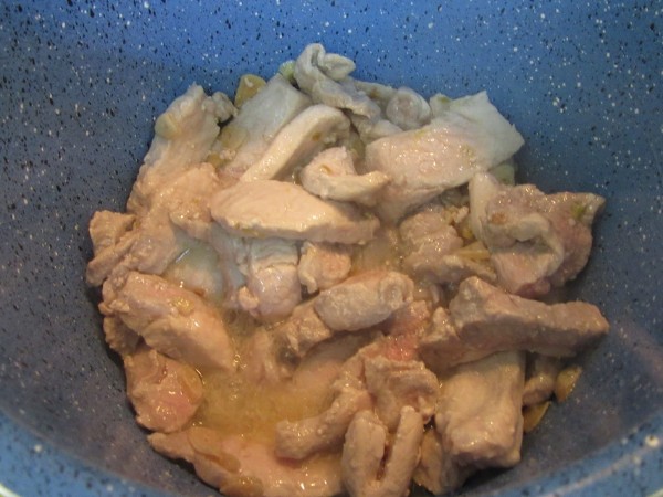 Lomo guisado al ajillo 