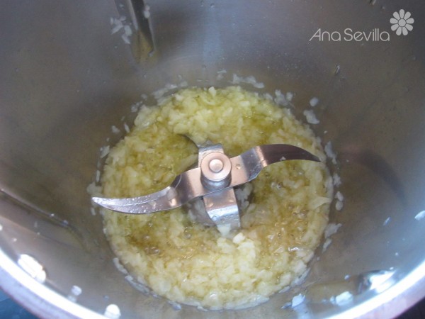 Macarrones con salchichas frescas Thermomix