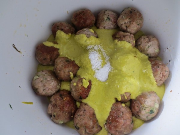 Albóndigas en salsa de almendras olla GM