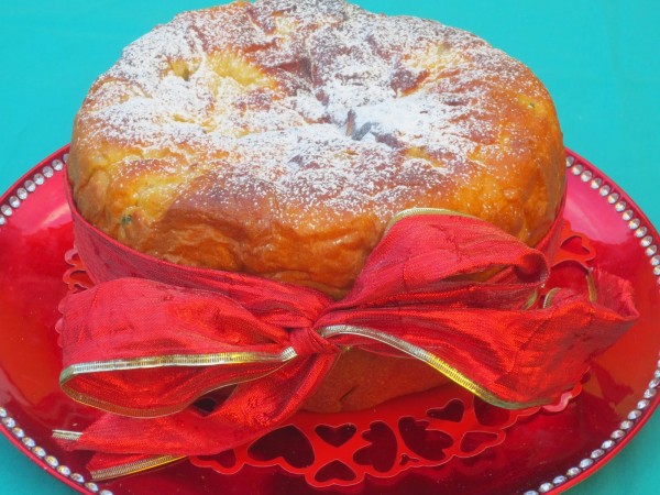 Panettone con olla GM.