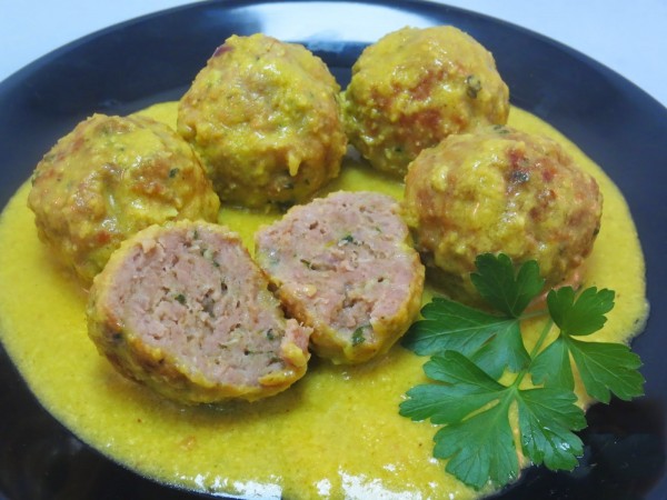 Albóndigas en salsa de almendras olla GM