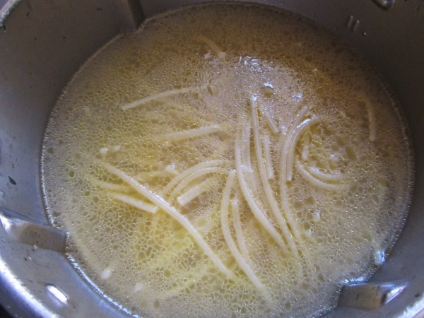 Tallarines con gambas al ajillo Thermomix