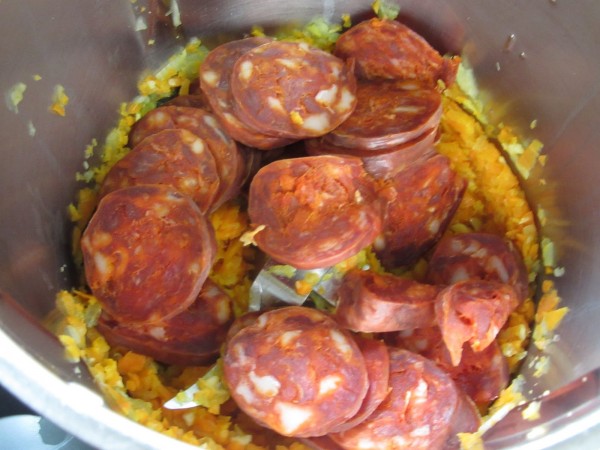 Macarrones con tomate y chorizo con Thermomix