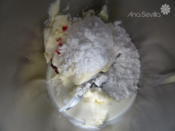 Brazo gitano de queso y fresas Thermomix