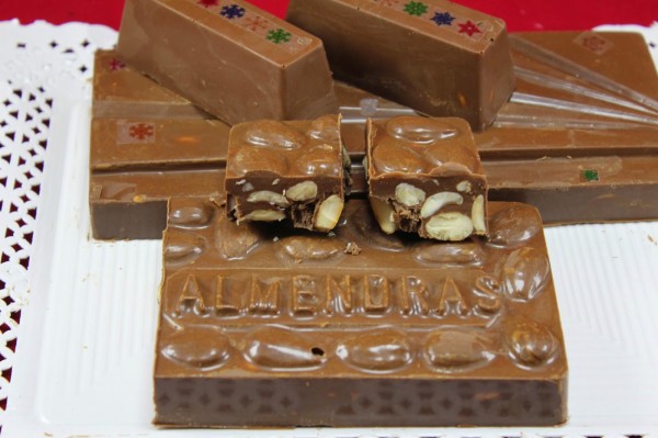 Turrón de chocolate y almendra Thermomix