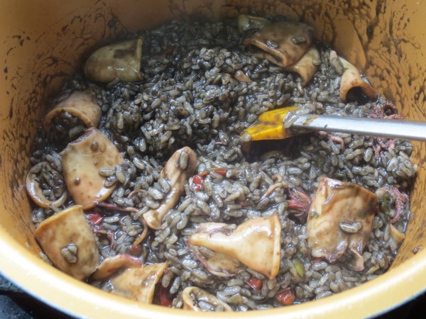 Arroz negro con chipirones olla GM