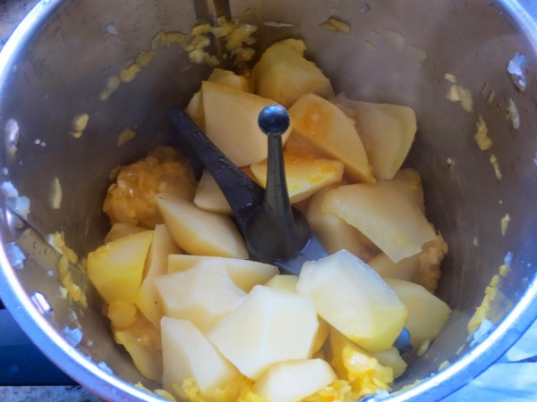 Guiso de salmón con patatas Thermomix