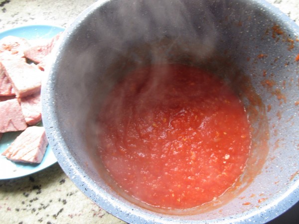  Atún con tomate olla GM.