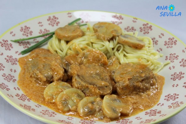 Solomillo Strogonoff cocina tradicional Ana Sevilla