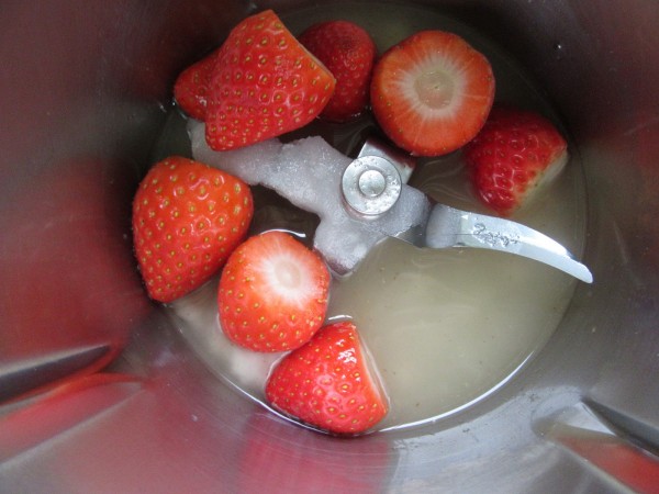 Tarta de galleta, nata y fresas Thermomix