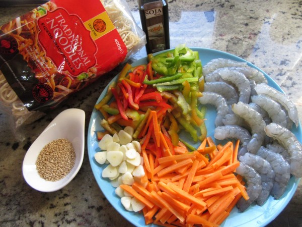 Noodles con verdura y langostinos Thermomix