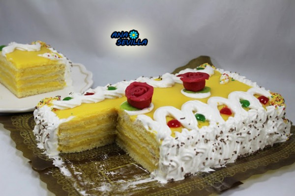 Tarta de yema , bizcocho y hojaldre Ana Sevilla cocina tradicional