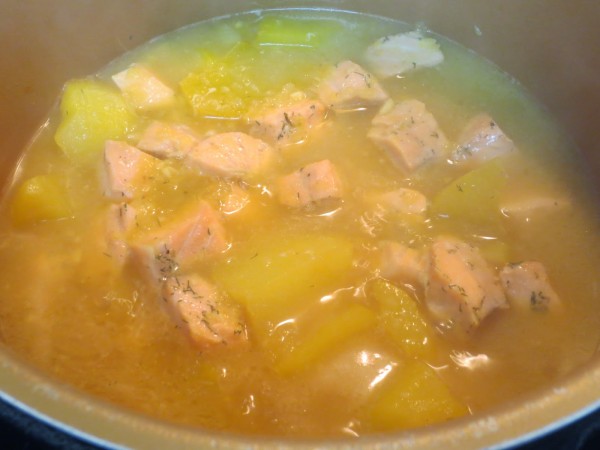 Guiso de salmón con patatas olla GM