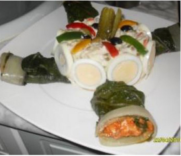 Ensaladilla con acelgas rellenas