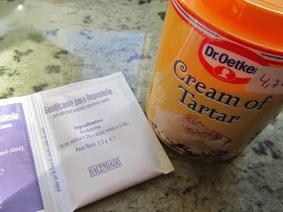 Milhojas de crema, merengue y yema Thermomix