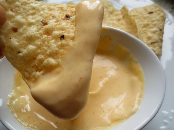 Salsa de queso cheddar para dipear cocina tradicional Ana Sevilla