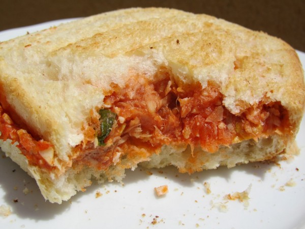 Sandwich vegetal de atún, tomate y huevo Ana Sevilla